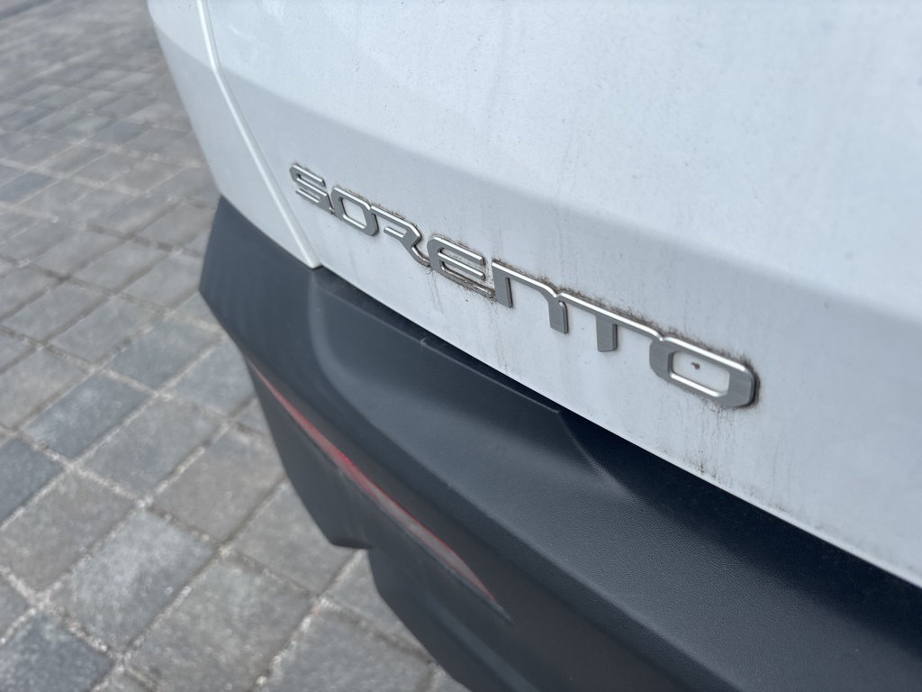 2023 Kia Sorento LX photo 4