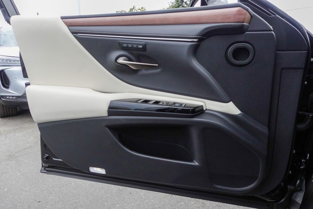 2024 Lexus ES 350 Premium photo 25