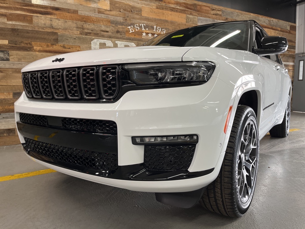 2025 Jeep Grand Cherokee L Summit Reserve photo 13