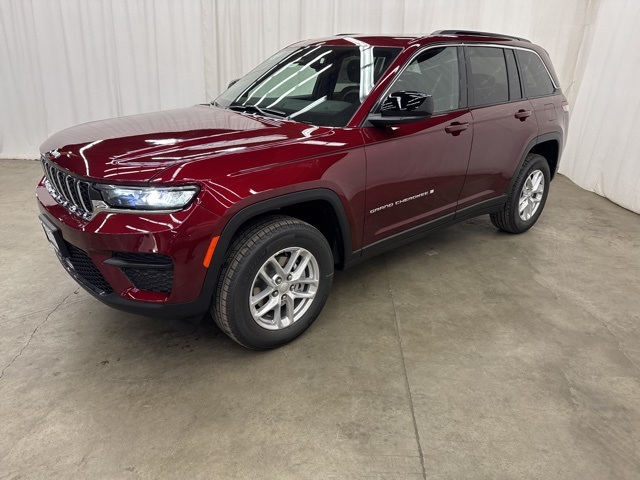 2025 Jeep Grand Cherokee Laredo X photo 2