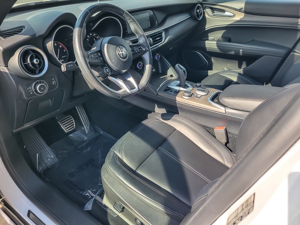 2022 Alfa Romeo Stelvio Ti photo 8