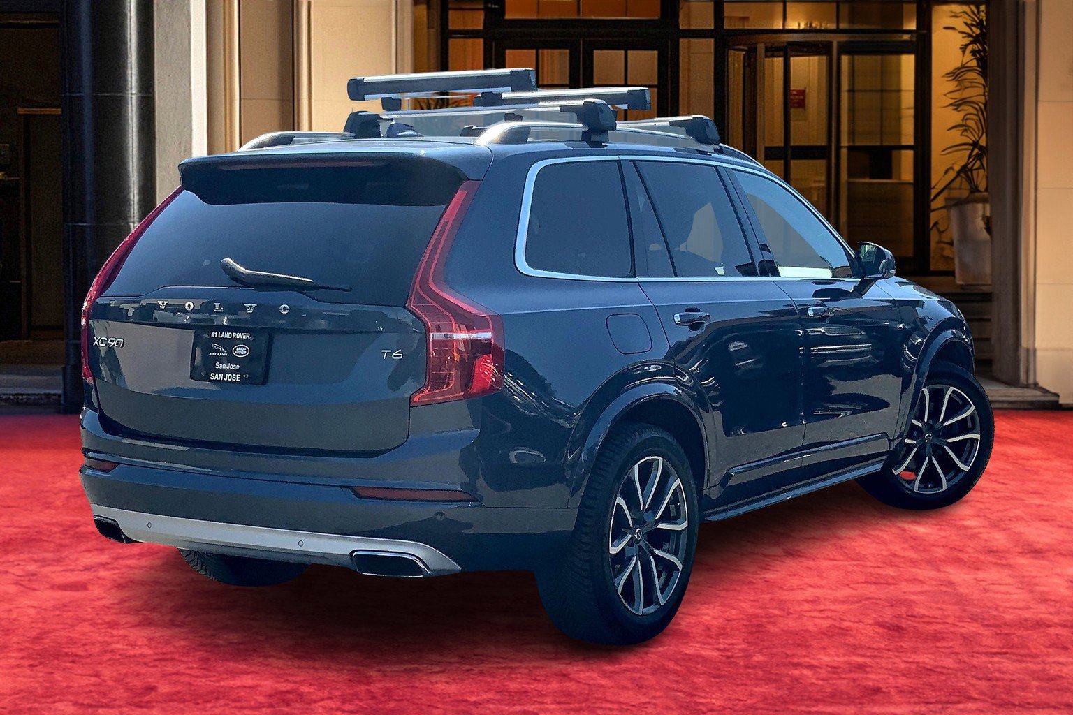 2018 Volvo XC90 Momentum photo 8