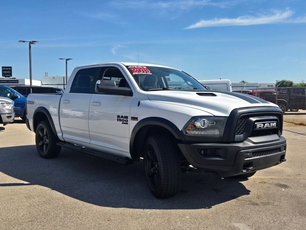 2019 Ram 1500 Classic SLT photo 2