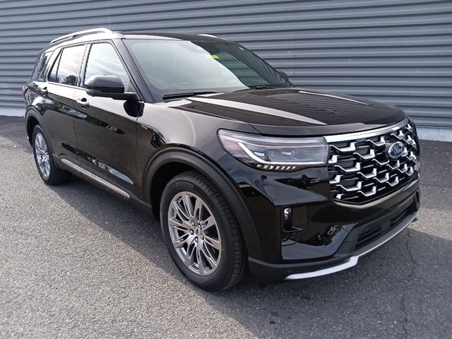 2026 Ford Explorer Platinum's photo