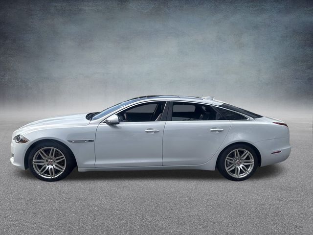 2019 Jaguar XJ Supercharged photo 11