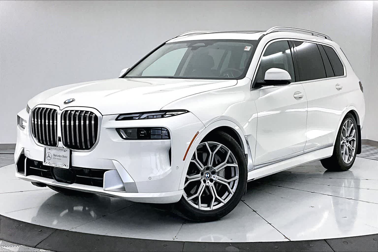 2023 BMW X7 40i's photo
