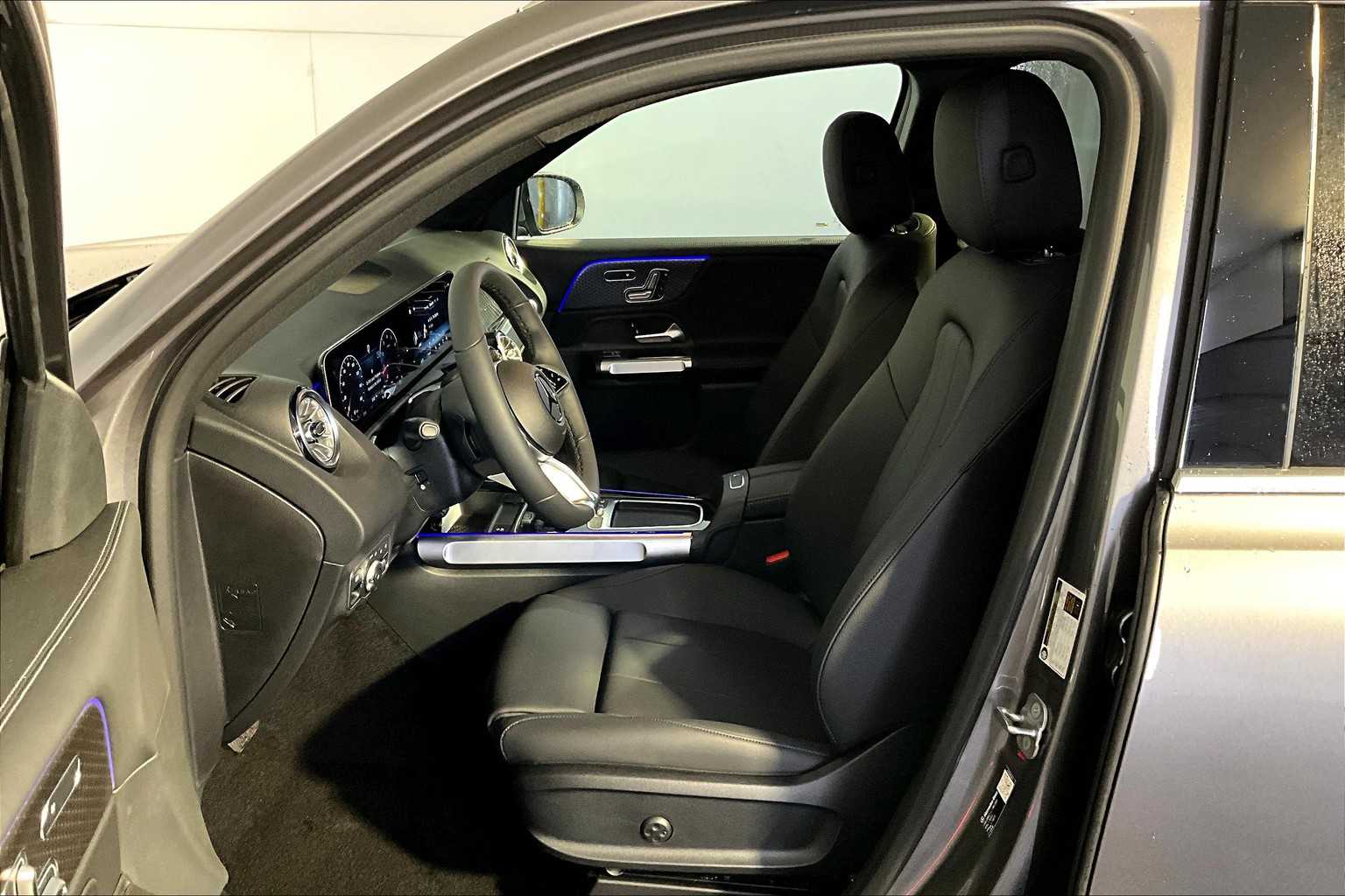 2026 Mercedes Benz GLB 250 4MATIC photo 13