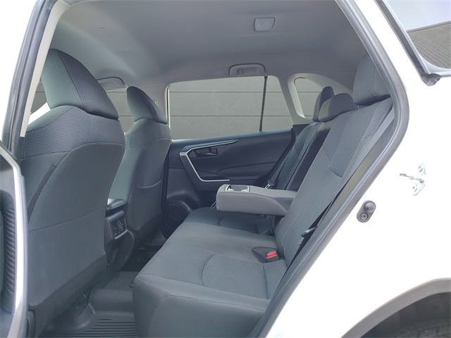 2024 Toyota RAV4 LE photo 14