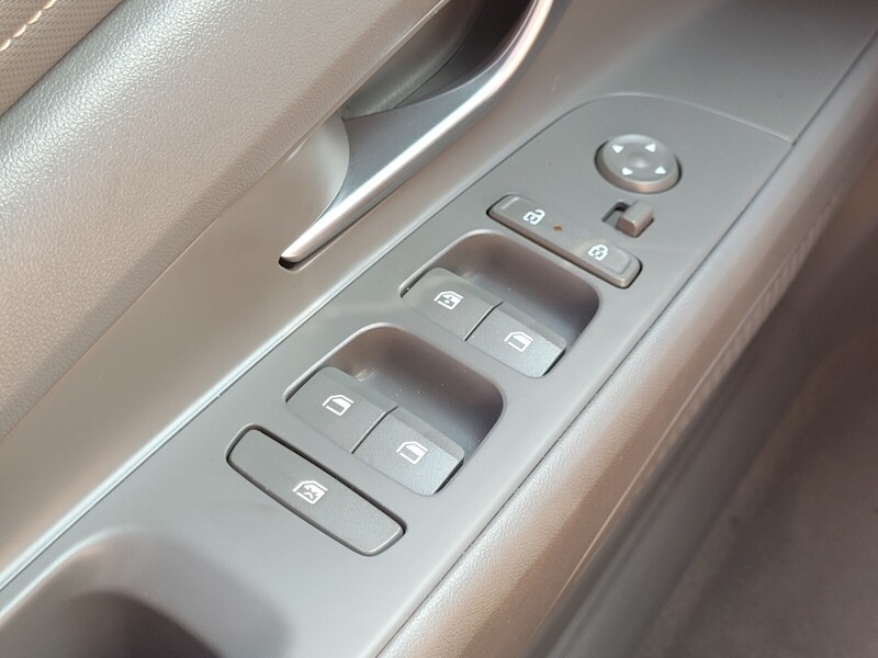 2024 Hyundai Elantra SEL photo 22