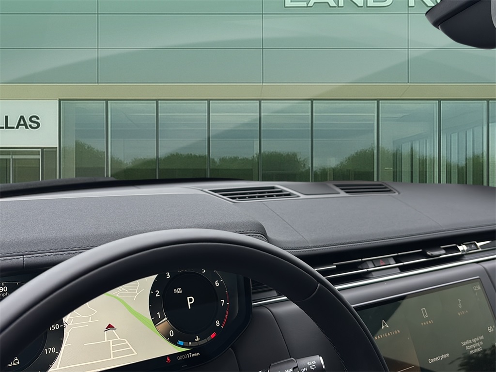 2025 Land Rover Range Rover SE photo 13