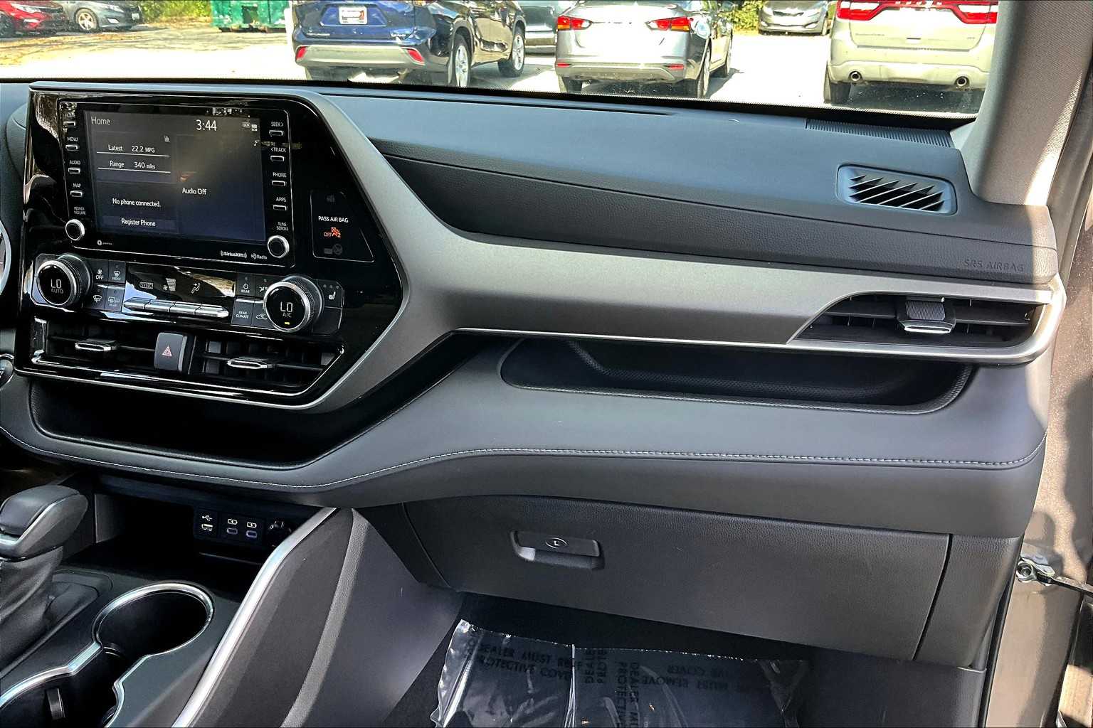2022 Toyota Highlander XLE photo 18