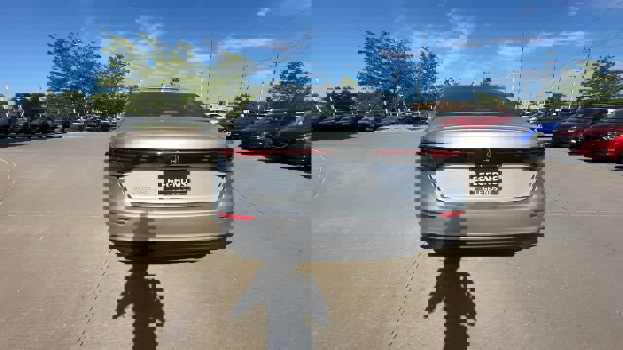 2025 Honda Accord LX photo 7