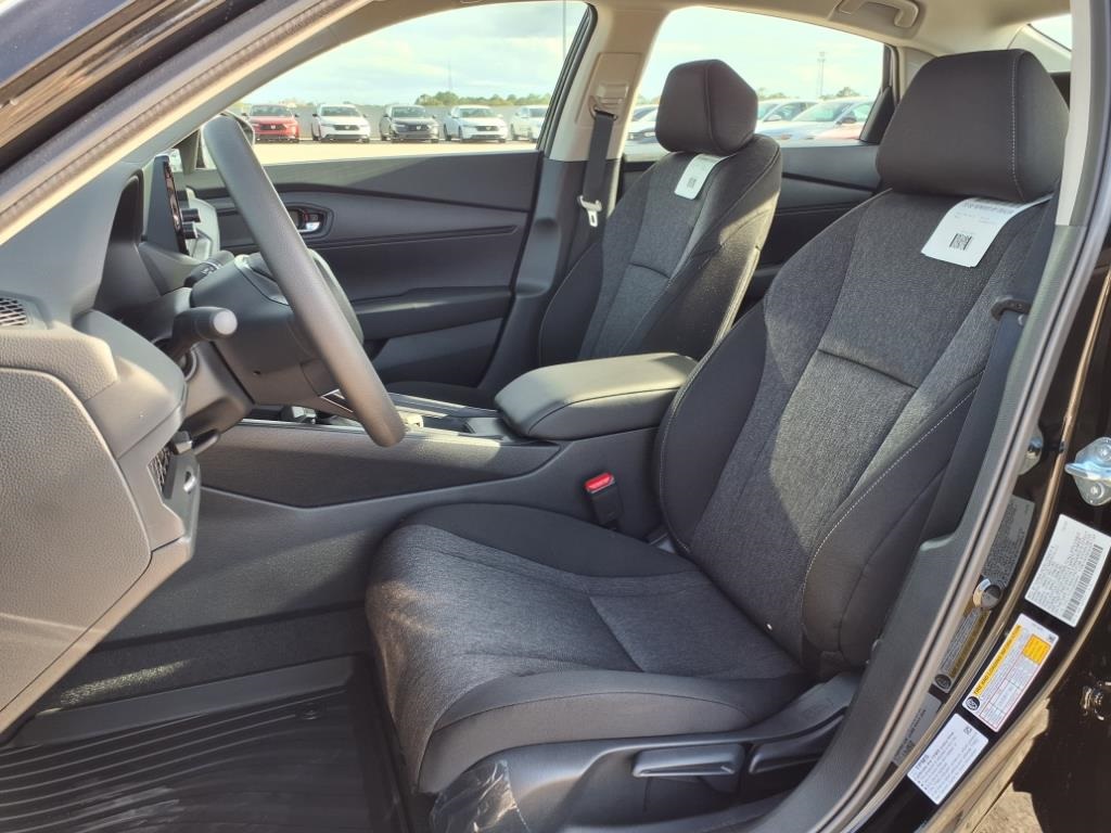 2025 Honda Accord LX photo 9