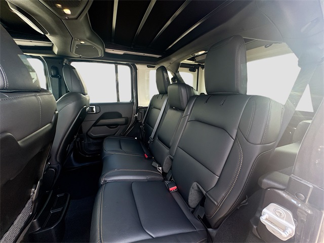 2025 Jeep Wrangler Sahara photo 20
