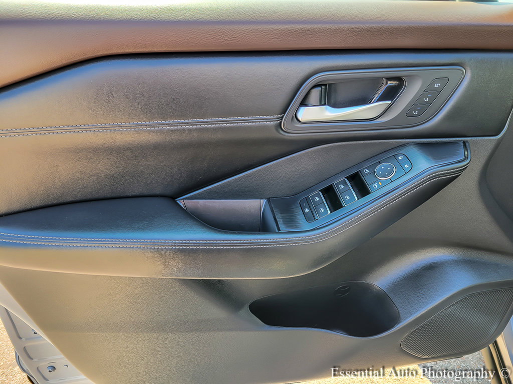 2023 NISSAN ROGUE - Image 18