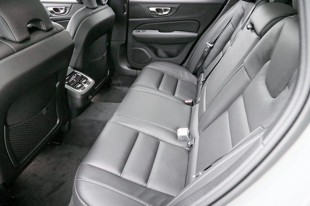 2026 VOLVO V60CC - Image 19