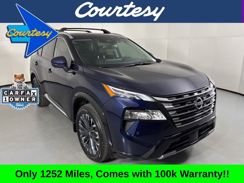 2025 Nissan Rogue Platinum's photo