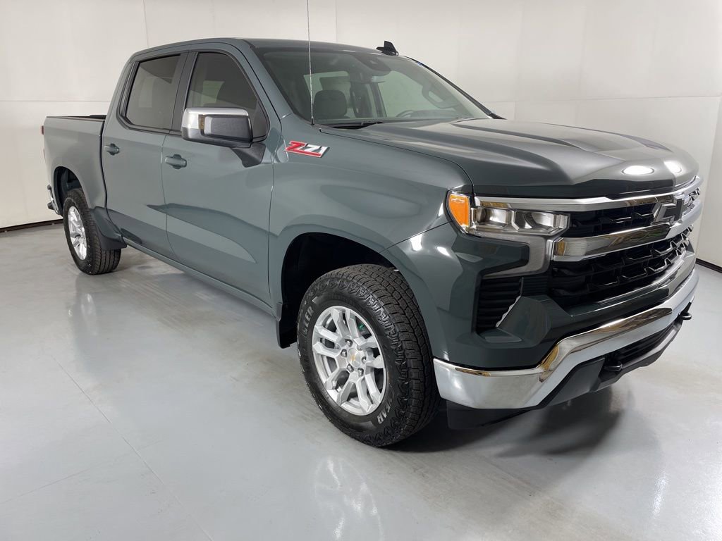 2026 Chevrolet Silverado 1500 LT photo 2