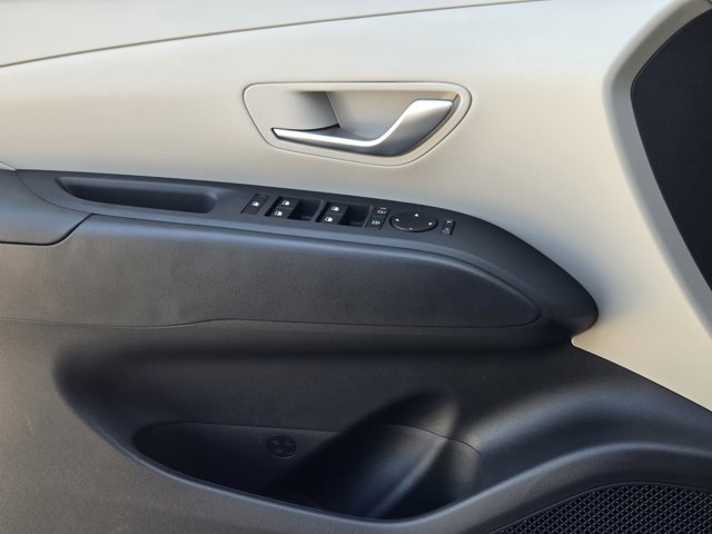 2026 Hyundai Tucson SE photo 16