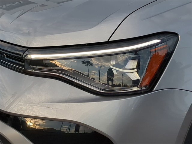 2025 Volkswagen Taos SE photo 3