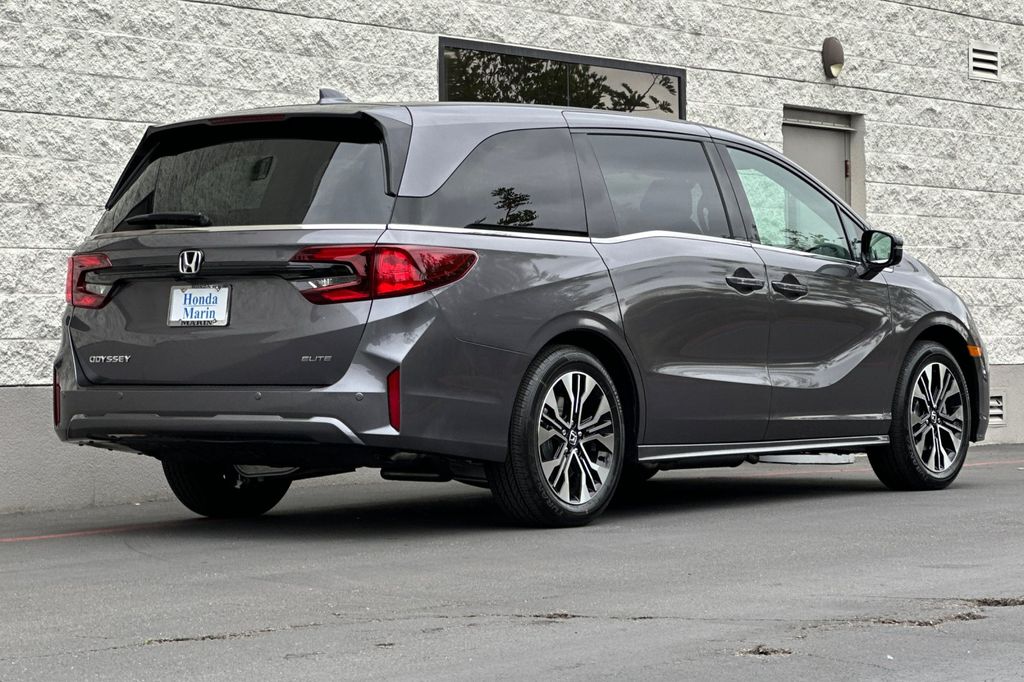 2026 Honda Odyssey Elite photo 3