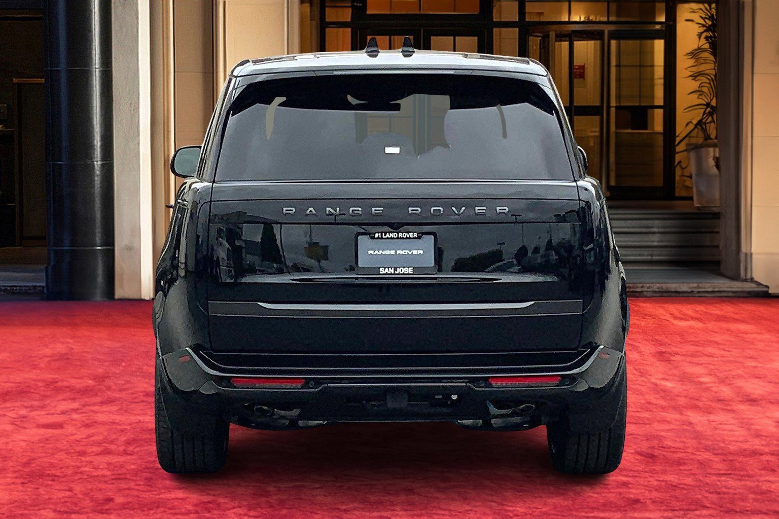 2025 Land Rover Range Rover SE photo 4