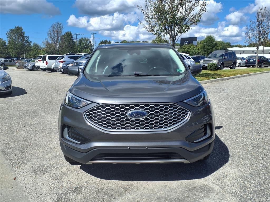 2023 Ford Edge SEL photo 2