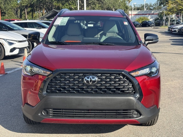 2025 Toyota Corolla Cross LE photo 3
