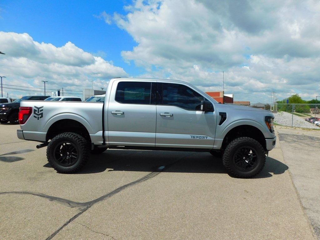 2024 Ford F-150 XLT photo 2