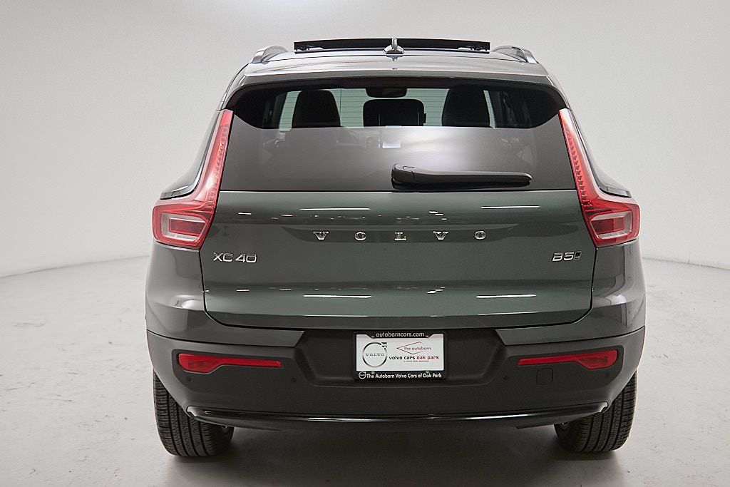 2026 VOLVO XC40 - Image 7