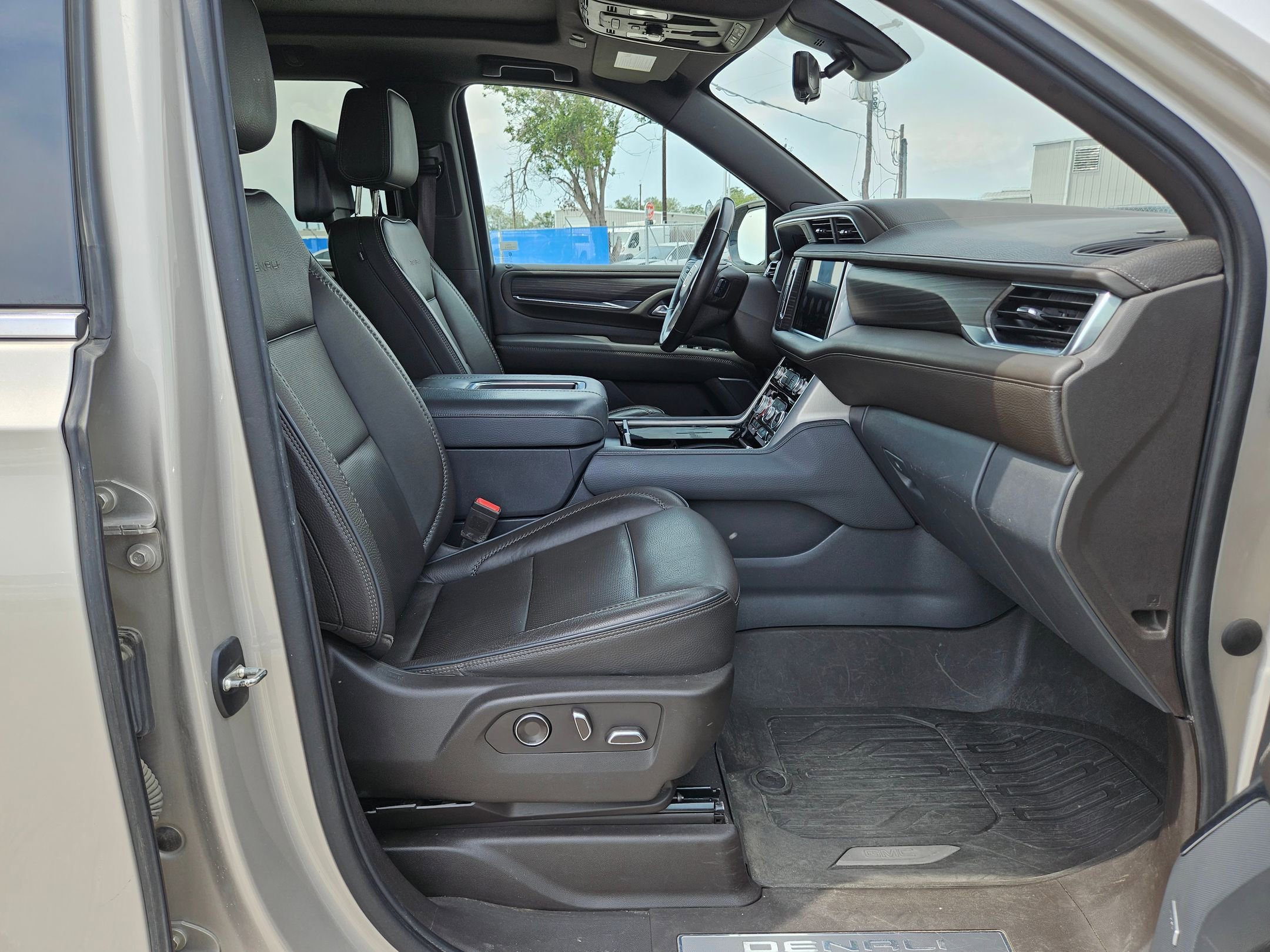 2021 Gmc Yukon XL Denali photo 26