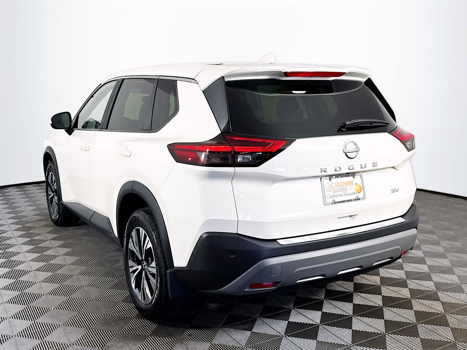 2023 Nissan Rogue SV photo 4