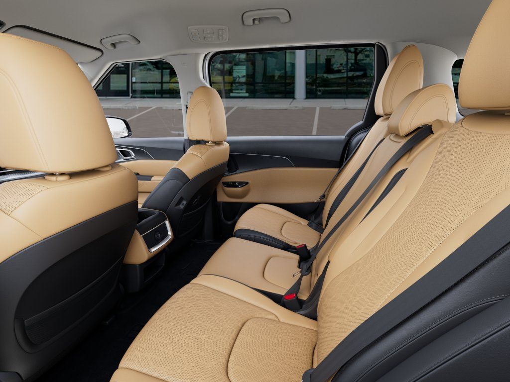 2024 Kia Carnival LX photo 17