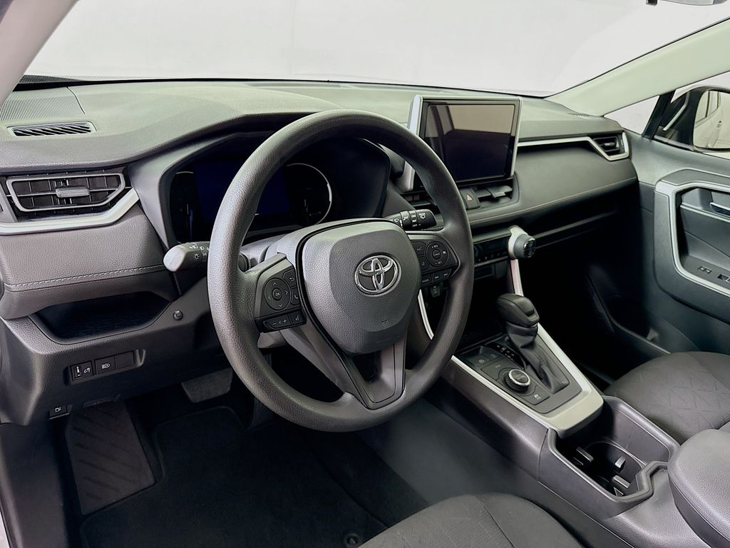 2023 Toyota RAV4 Hybrid XLE photo 9