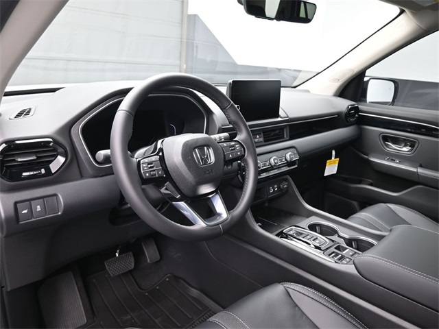 2025 Honda Pilot Touring photo 2
