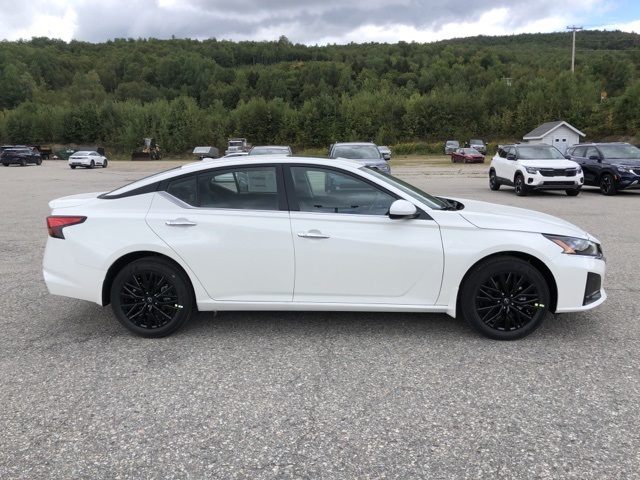 2025 Nissan Altima 2.5 SV photo 2