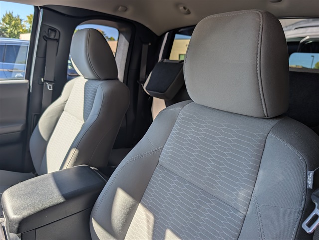 2017 Toyota Tacoma SR5 photo 10