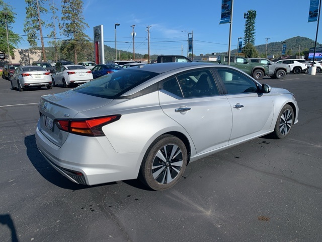 2022 Nissan Altima 2.5 SV photo 2
