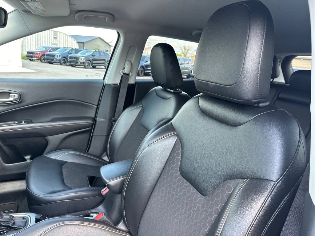 2021 Jeep Compass Latitude photo 14