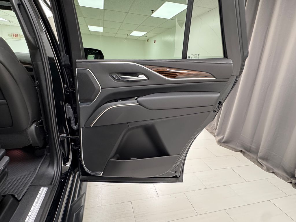 2024 Cadillac Escalade Premium Luxury photo 11