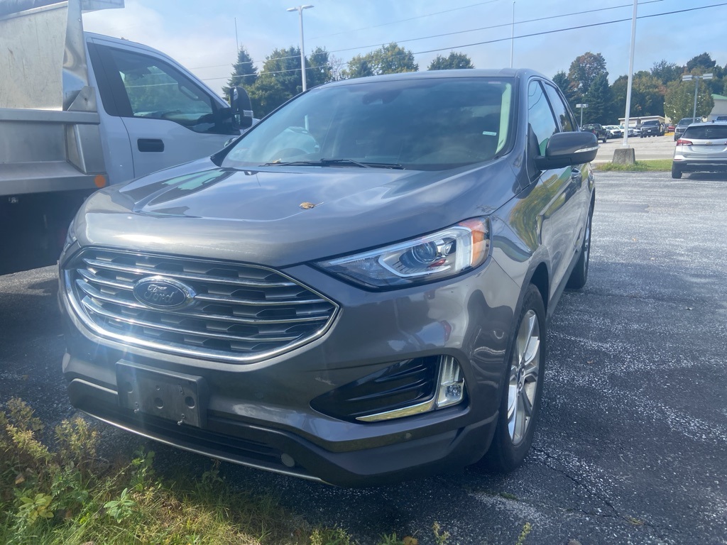 2022 Ford Edge Titanium photo 3