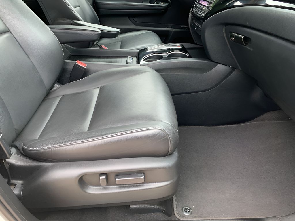2022 Honda Pilot Touring photo 16