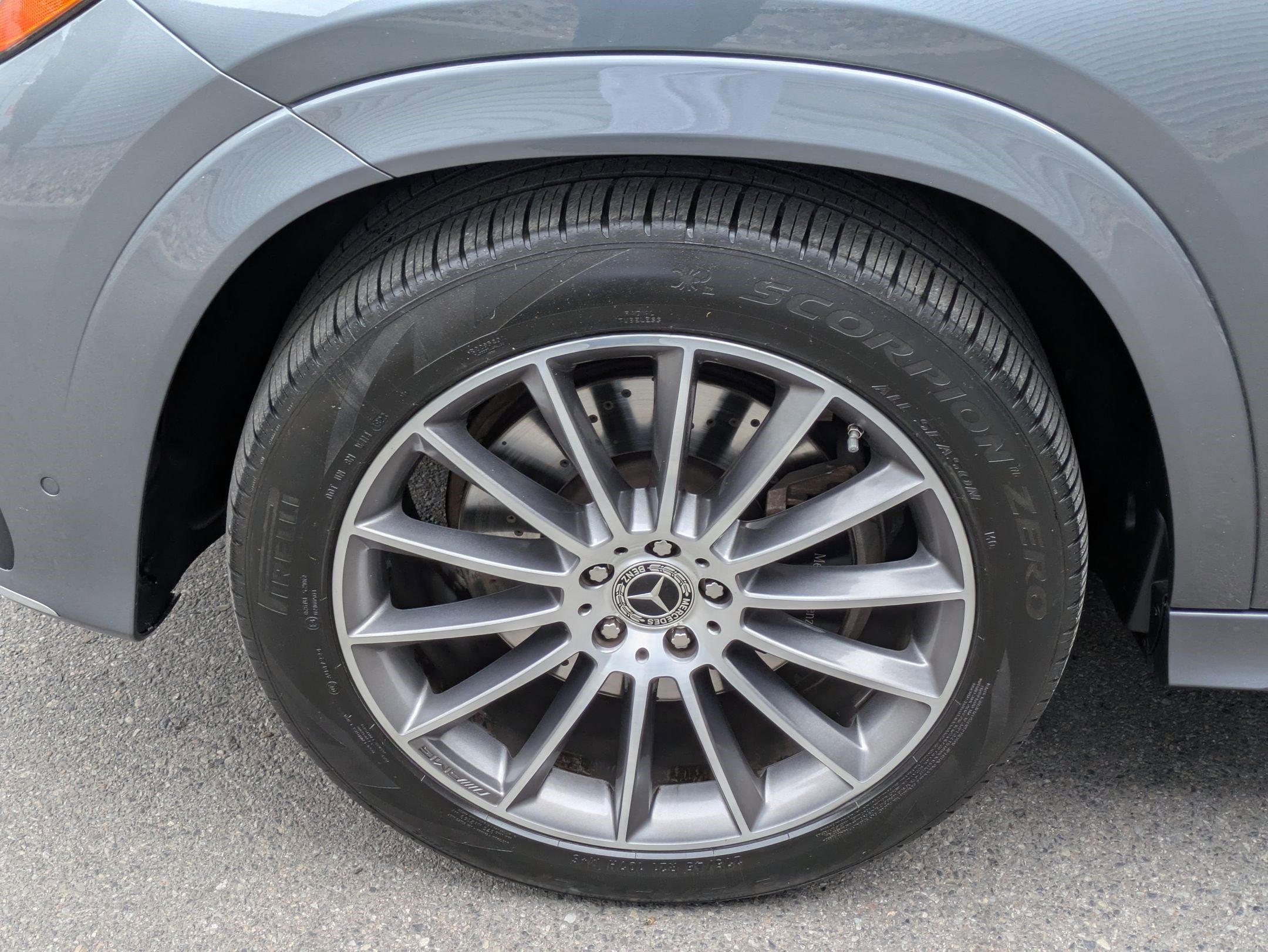 2024 Mercedes Benz GLE 4MATIC photo 11