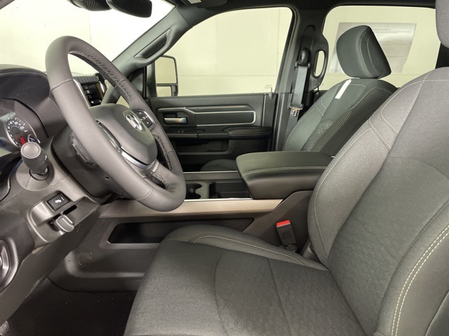 2026 Ram 2500 Big Horn photo 18