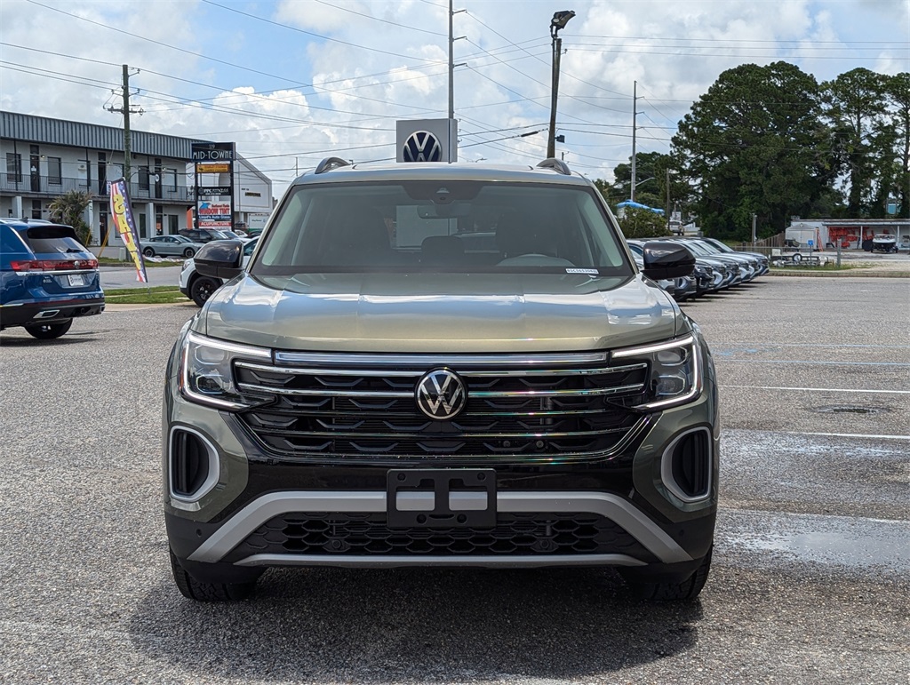 2025 Volkswagen Atlas SE Technology Peak Edition photo 5