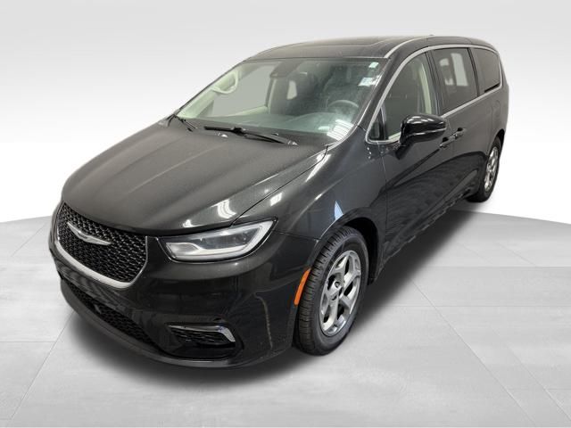 2024 Chrysler Pacifica Limited's photo