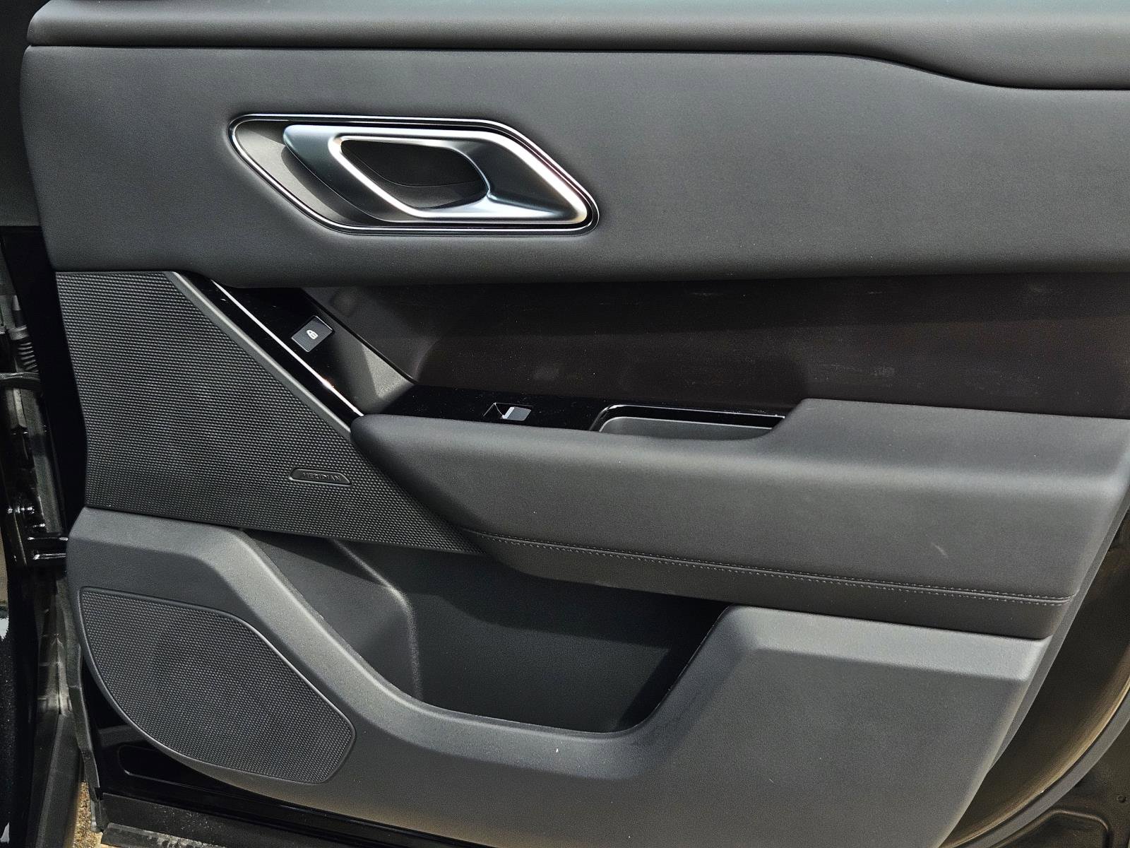 2026 Land Rover Range Rover Velar SE photo 41