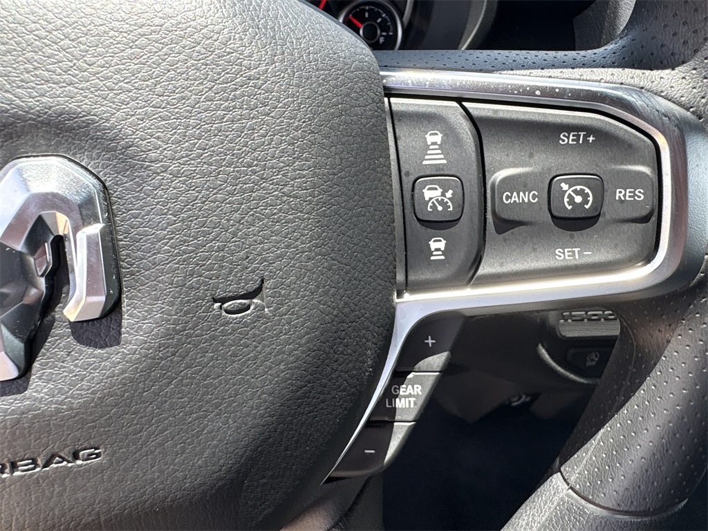 2025 Ram 1500 Tradesman photo 11