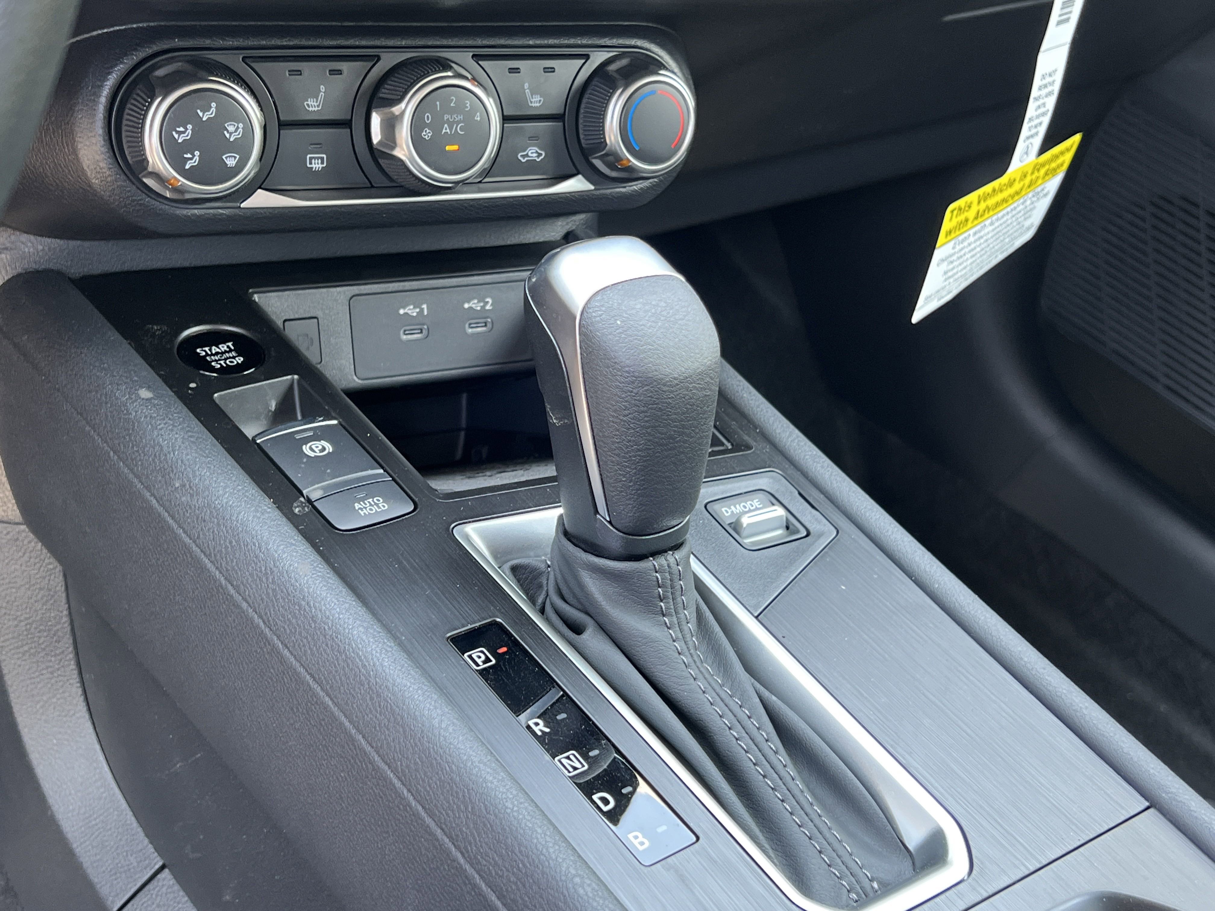 2025 Nissan Kicks SV photo 15