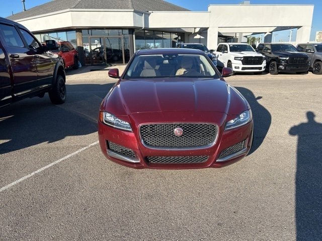 2017 Jaguar XF 35t photo 2